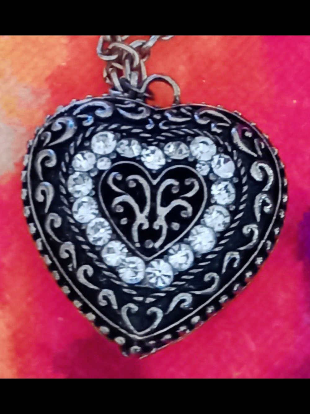 🖤  Crystal Necklace - Picture 7 of 8